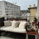 Tea Apartment Near Arena